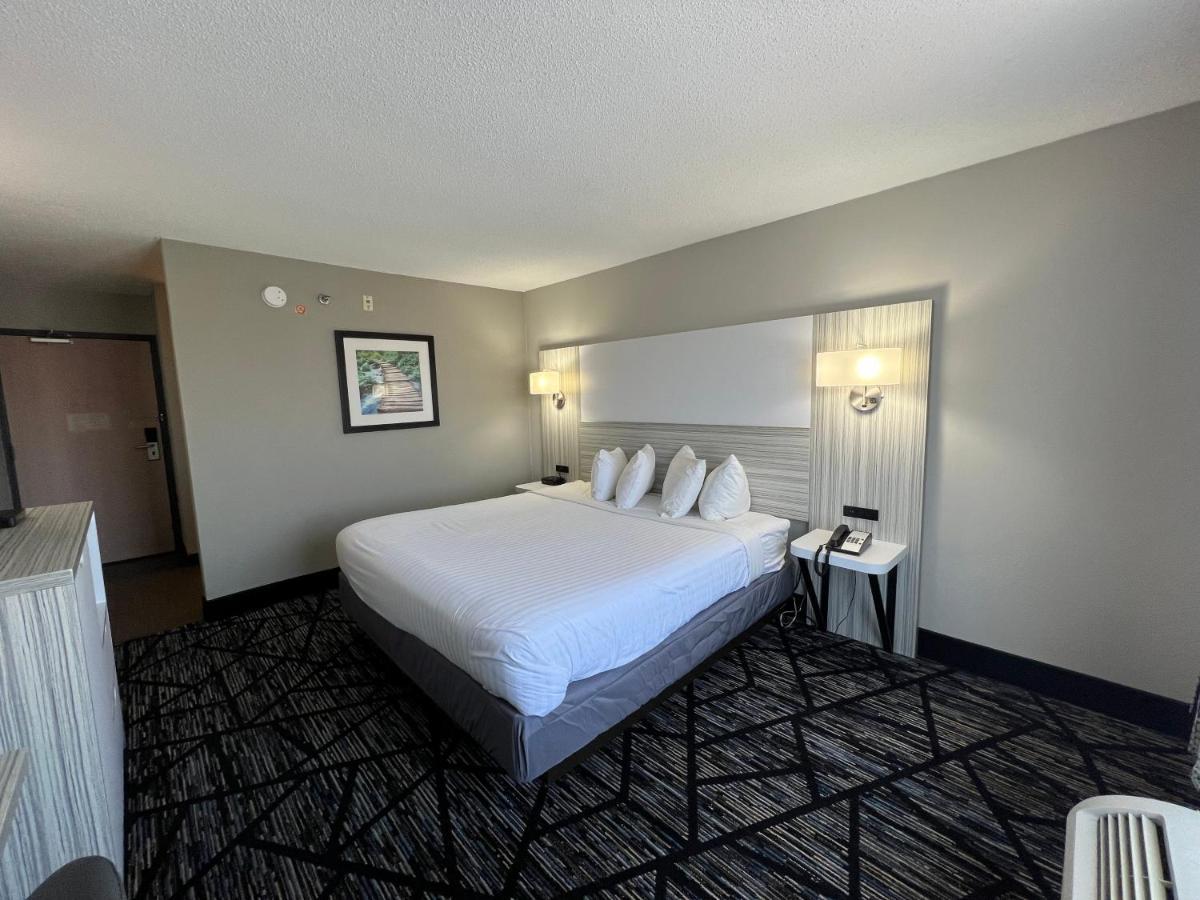 Baymont By Wyndham Peoria Hotel Buitenkant foto