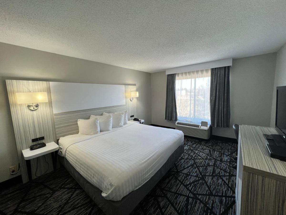Baymont By Wyndham Peoria Hotel Buitenkant foto
