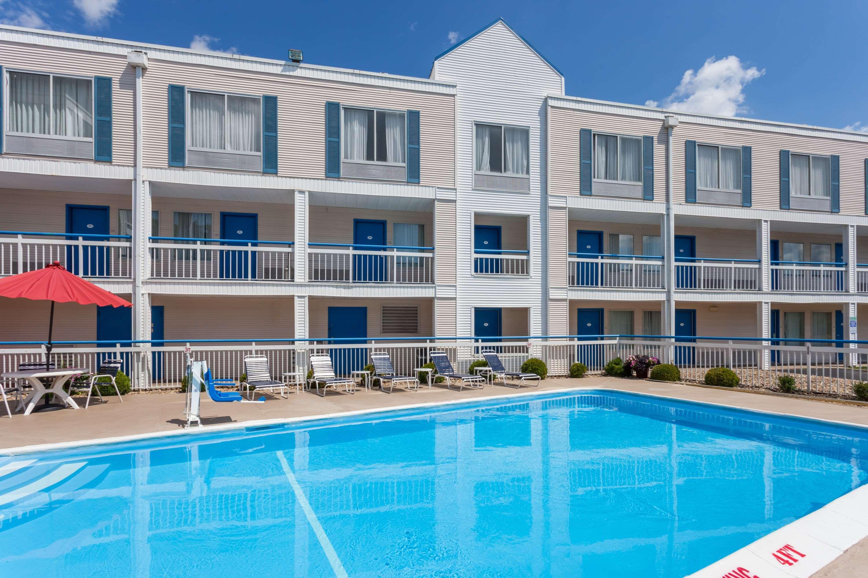 Baymont By Wyndham Peoria Hotel Buitenkant foto